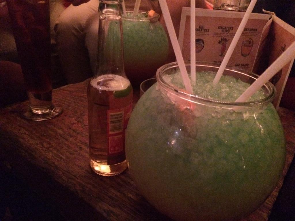 BartenderSecret's tweet photo. 1 drink he said... Never specify how big the drink is! http://t.co/vfcs4Qt05N