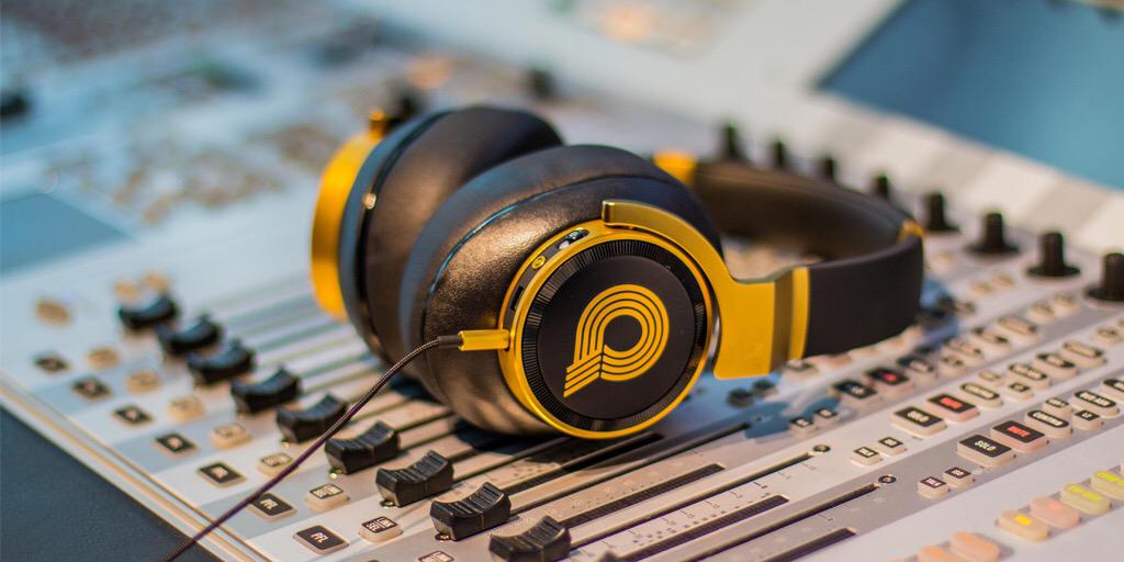 geekbuddha's tweet image. Thrilled to launch the amazing @AKGaudio #N90Q headphone with @QuincyDJones #personalizedsound