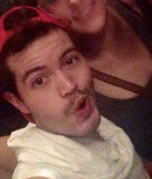 Hoy al <a href="/marrakechsalon/">salon Marrakech</a> o qué? 😍
Voy soltero! Marra porfis échame la mano! 😁😘