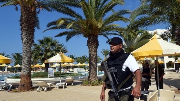 business's tweet photo. The U.S. intelligence community is bracing for more terror attacks in the coming weeks http://t.co/N1h2YeHNrh http://t.co/i7RHCItBJA