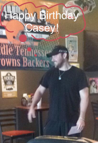 caseylaprade's tweet photo. Thanks dude @ChrisYoungMusic http://t.co/R2ymup8dsz