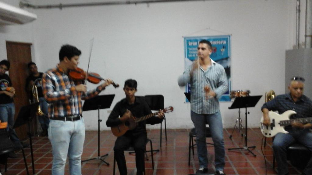 Concierto día del Periodista <a href="/elsistema/">El Sistema</a> <a href="/elsistemafosijy/">Orquestadeyaritagua</a> #celebramos 40 años