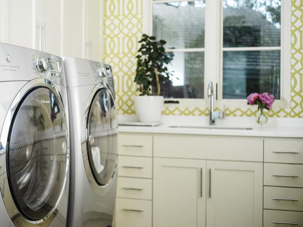 hgtvdecorating's tweet photo. Keep your laundry room both stylish AND functional with smart tips from @camillestyles >> http://t.co/MQKtNaTo32 http://t.co/e0YIp4BoOl