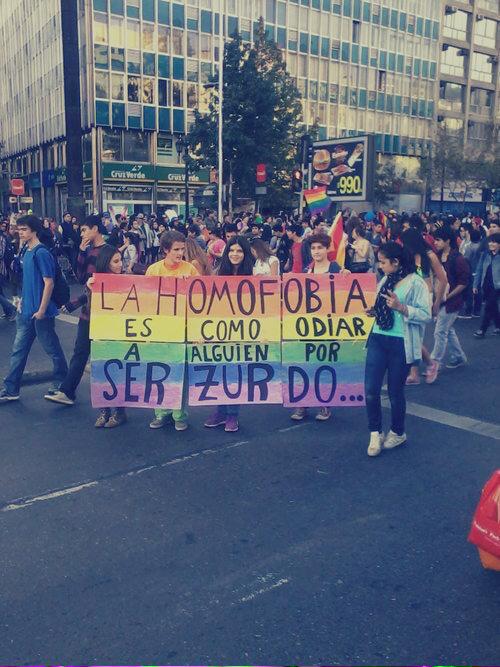 Nereeatorrees_'s tweet photo. "la homofobia es como odiar a alguien por ser zurdo" 

#LoveWins http://t.co/6WwHMGZEh2