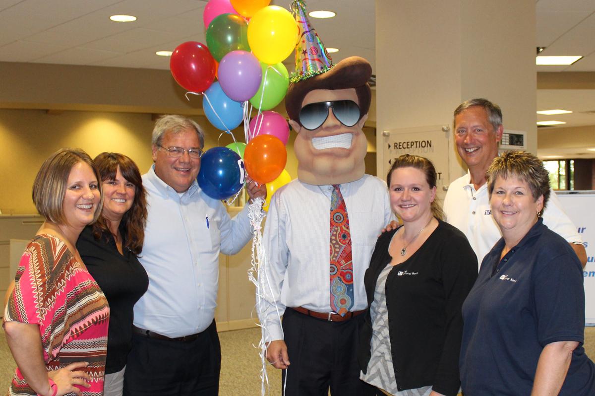 FNB_Muscatine's tweet photo. Happy 1 Year Anniversary to me! Celebrated by surprising folks with gift cards, cookies, and a free lunch today! http://t.co/gS27PySJZe
