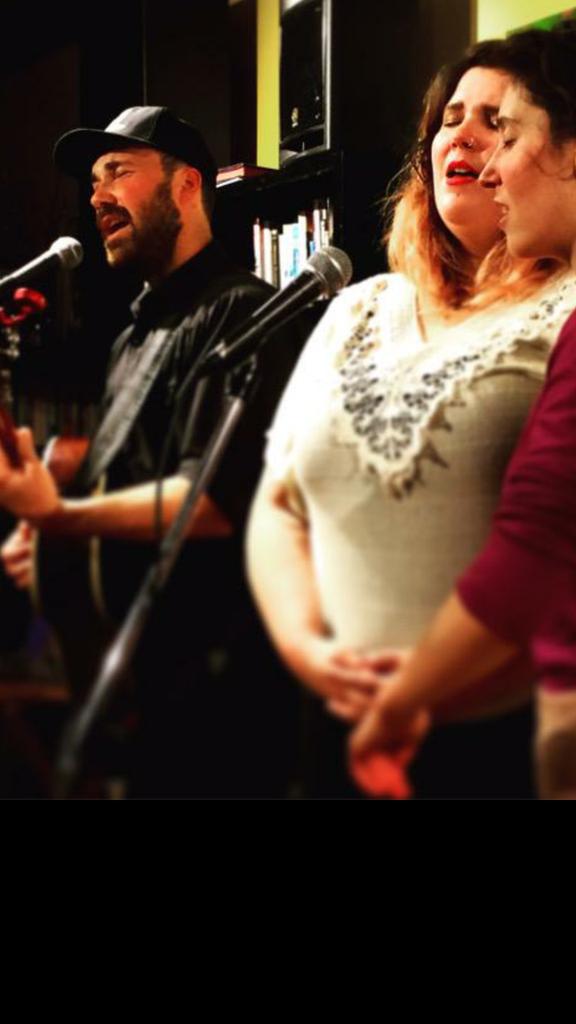MorganMacMusic's tweet photo. @kimharrismusic @corinnaRmusic awesome time in Pugwash.  Backing Corinna Rose at Moncton Folk Fest @magnetichillFF http://t.co/x0xR0SmxVY