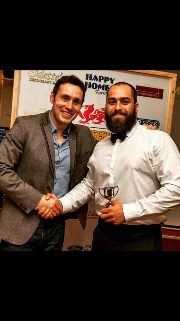 NwruB's tweet photo. Great that @NarmerELLamie got an award for his injury free season. Hope the trophy wasn't too heavy #DoYouEvenLiftBro http://t.co/H1XyiqlWIr
