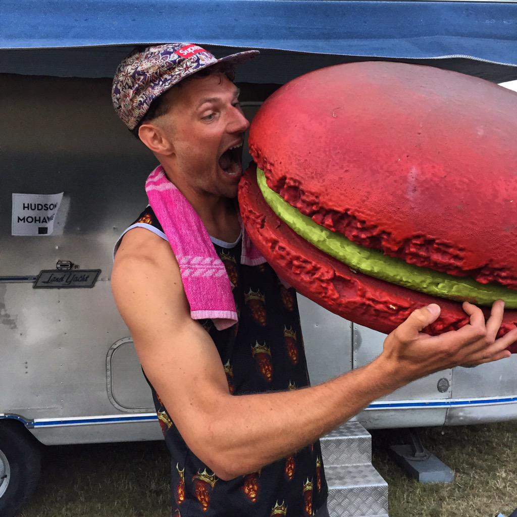 richaucoin's tweet photo. playing this rad fest in France. @LeRDTSE #BIGMACARONS #RDTSE http://t.co/spQhRLiPqX