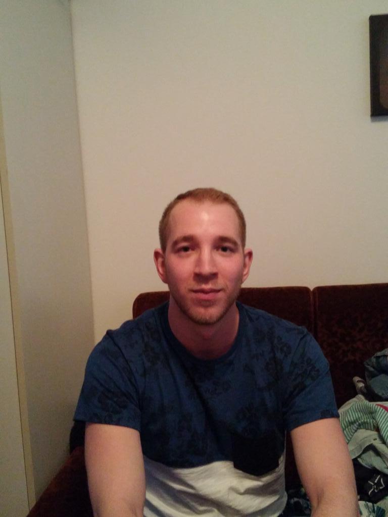 DHermannsson's tweet photo. @jamesbardolph The white James! Best regards from Iceland http://t.co/CyjNp3NhbB
