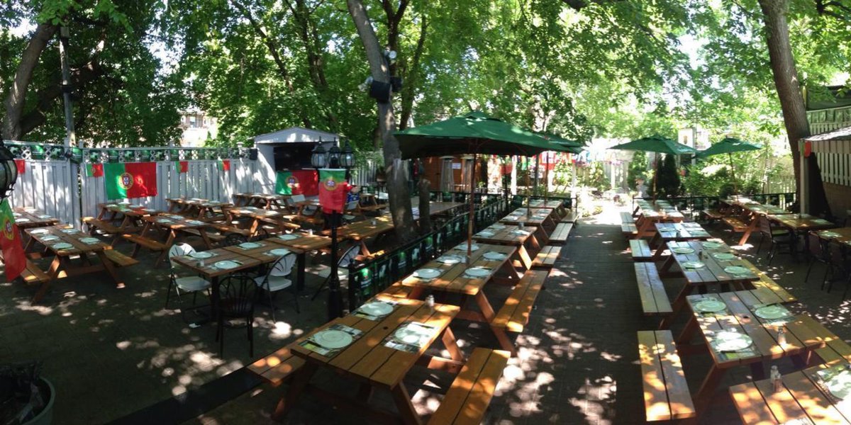 It's patio time!! @theporchto <a href="/AgainstGrainTO/">Against the Grain</a> @stonelionpub @allensdanforth @theoxley1 huff.to/1LLjm29