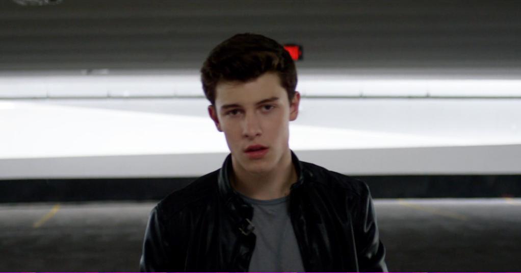 TENbyiaam's tweet photo. @ShawnMendes @iaam Watch the #NewStitchesVideo! The poor guyππ hopefully he heals!πͺπ½ https://t.co/qZJaAh2EDk #music http://t.co/43T6kiL9tJ