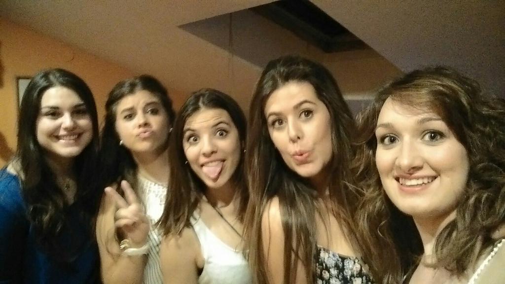miimii_3's tweet photo. 👯👯🎉🔝 http://t.co/b21VwSBNvd