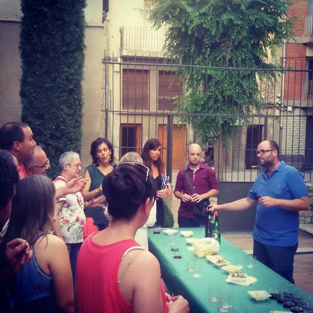 tinesprimer's tweet photo. Tast de Vermuts a Sant Felip Neri #Guissona @AJGuissona @ConsellComarcal #ViCATalà #Vermut #plaer #SelecteWineStore http://t.co/IlvEifUkqb