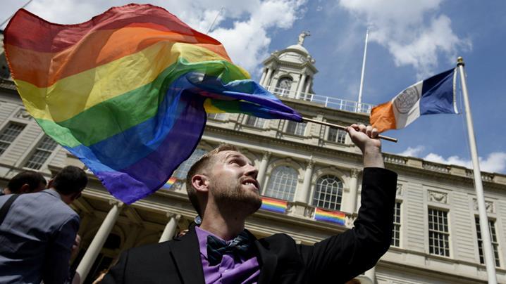 9NewsLA's tweet photo. US 'a little more perfect' after gay marriage legalised nationwide: Barack Obama http://t.co/XIfxm8rn5d #9News http://t.co/scjp8jUeTW