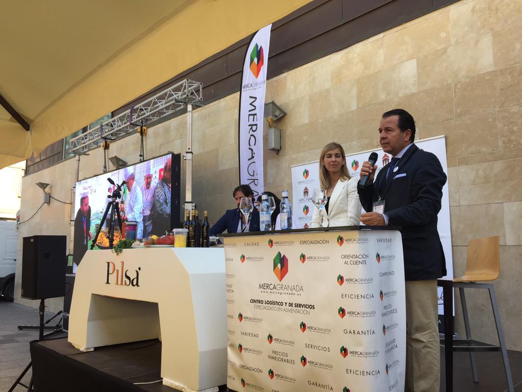 visualpro_360's tweet photo. #visualpro llevo a cabo la presentación oficial en Mercado de San Agustín con medios audiovisuales de #Mercalink http://t.co/xqf7z83xjU
