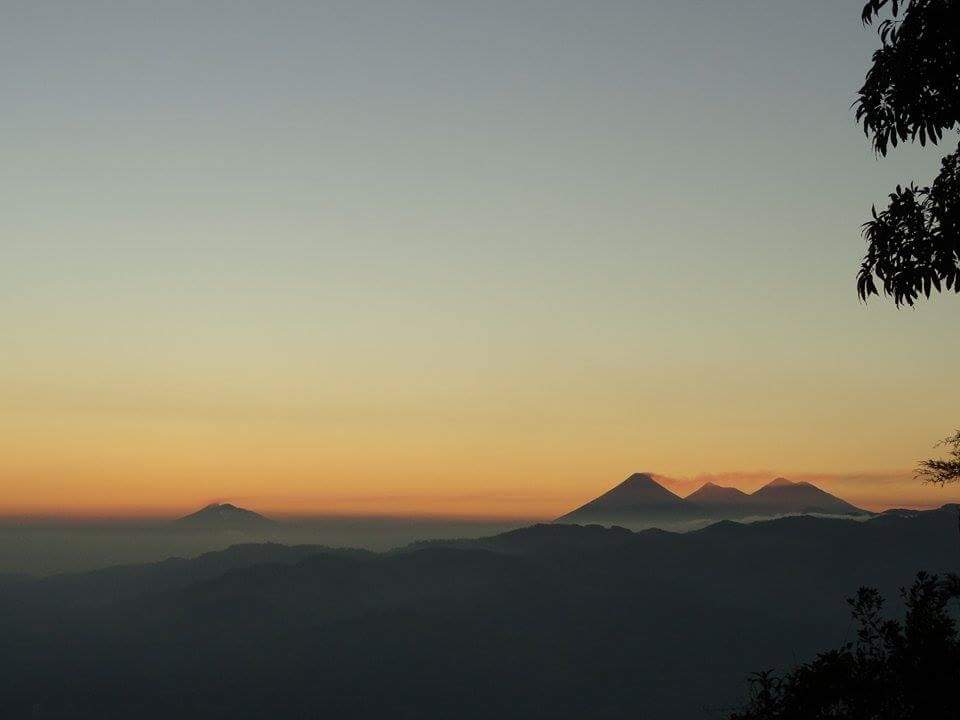 prensa_libre's tweet photo. #QuéBuenoEsMiPaís desde Mataquescuintla, una vista espectacular para apreciar algunos colosos. Foto: @jdr5 http://t.co/nJVGK3Piww