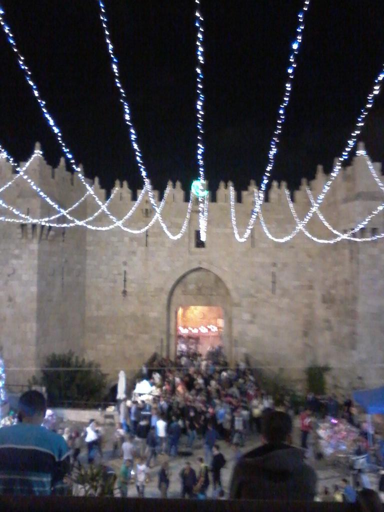 smal_hanoon's tweet photo. القدس <3
باب العمود 
#تصويري ^_^ http://t.co/qWLS0Oc9lb