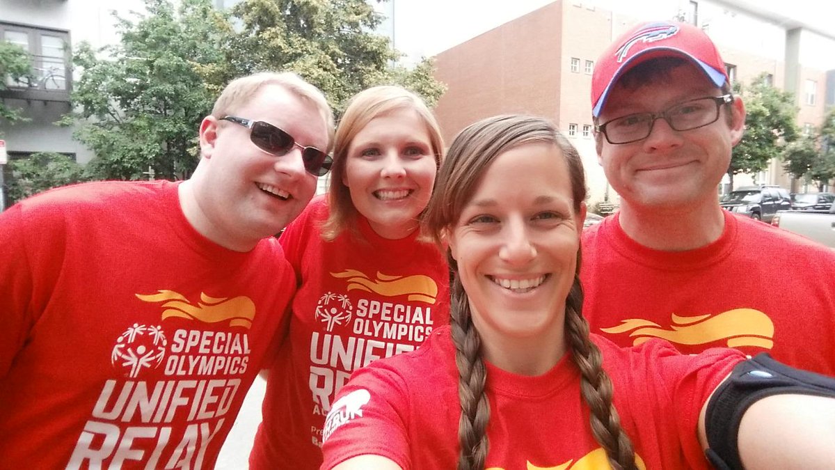 HoneyBadgerKT's tweet photo. Waiting for our adult! #PasstheFlame #FlameofHope #SpecialOlympics #centralroute #UnifiedRelay @SOTeamCorey http://t.co/yJeLYsqBKg