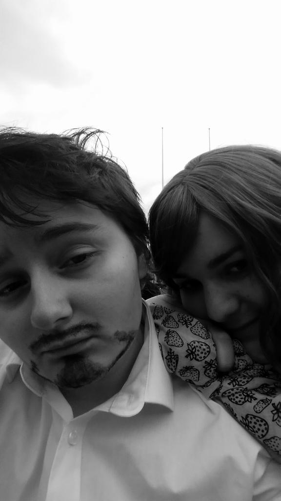 LittleJotun's tweet photo. Stark and Potts  #cosplayers #MarvelHeroes #RDJ http://t.co/x26zFg3Gz8