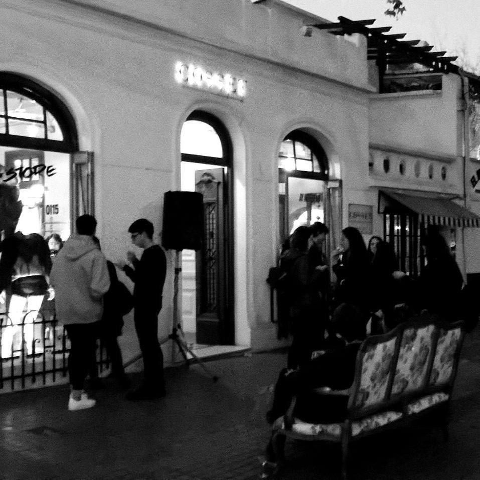 PlataformaGe's tweet photo. estamos en @CossetGaleria los esperamos #gesta3 http://t.co/sxZmnZhuRf