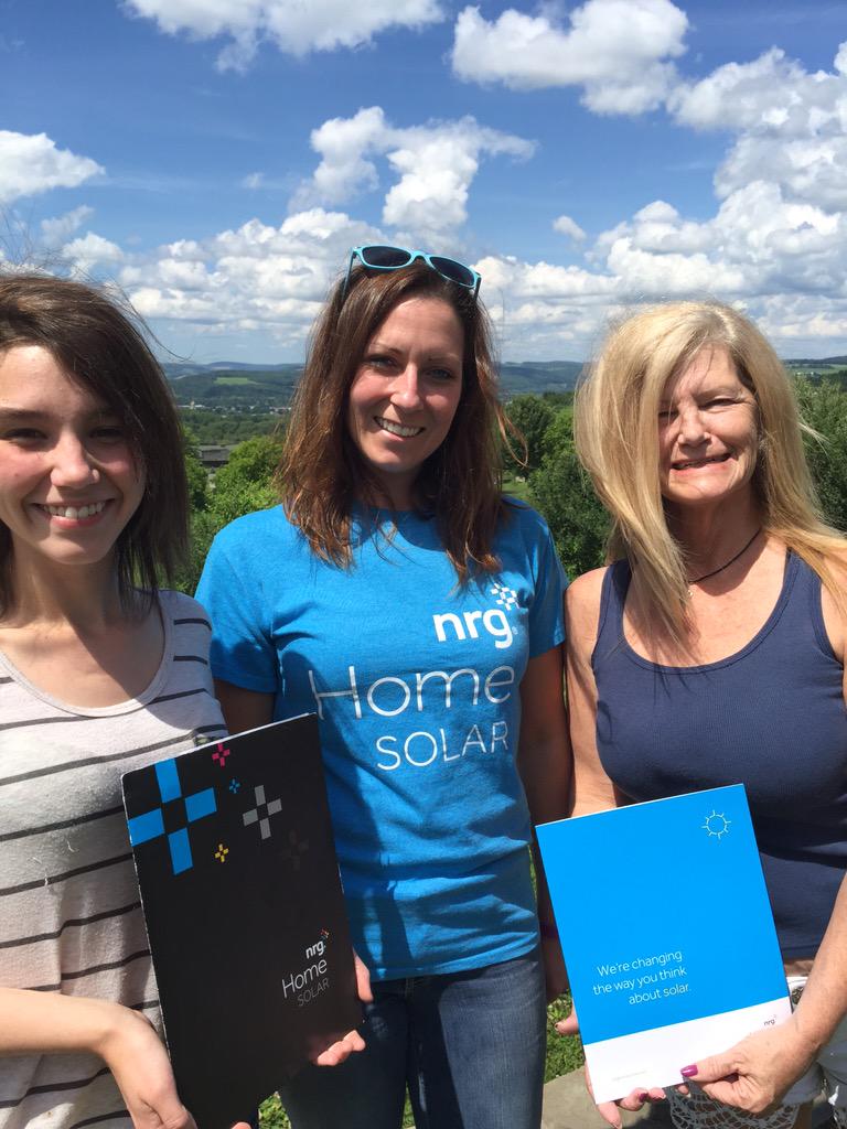 315SolarGirl's tweet photo. The Cosimo's are Declaring Energy Independence with #NRGHomeSolar 
#NRGhappyfaces http://t.co/5VJBuwytMR