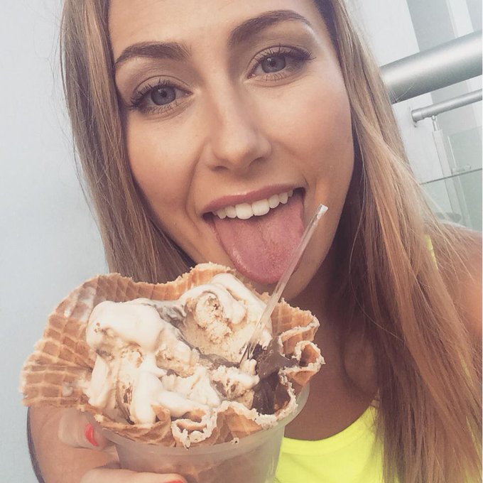 fridays are for yoga &amp; gelato http://t.co/X3p3SdgxVz<a href="/tag/halloweek"class="tags"><span>#halloweek</span></a>