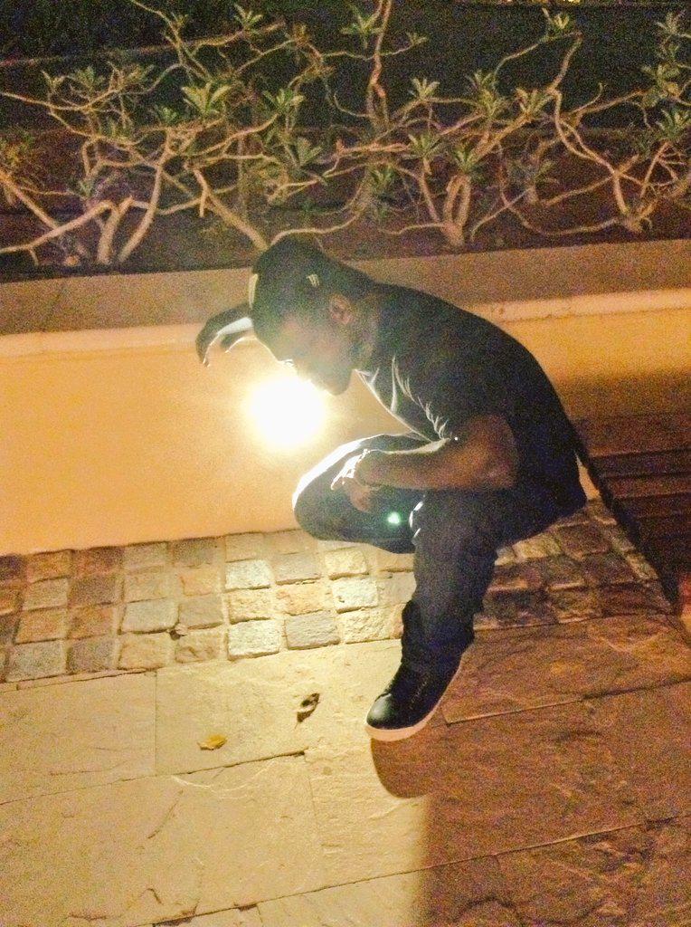 PVassagoz's tweet photo. @sweet_midah turn on the lights http://t.co/xkdMX8oNIx