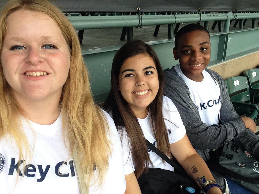 GAKeyClub's tweet photo. Some #GAKeyClub members ready for the @keyclub @circlekintnl @Kiwanis baseball game! #Kiwanis100 #KCIN15 http://t.co/BYk4axdOln