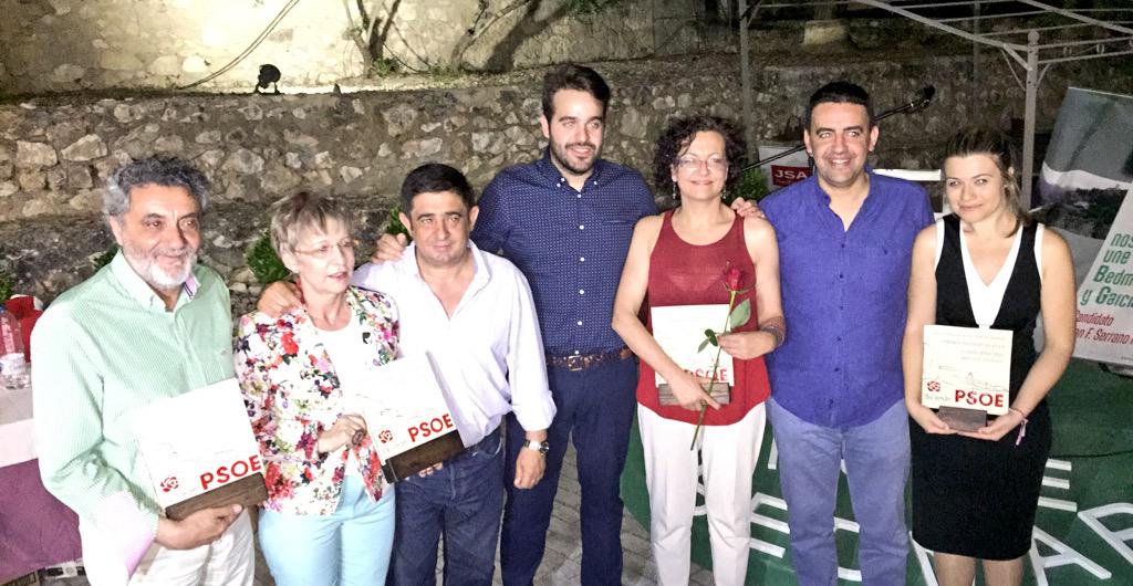 PSOEJAEN's tweet photo. Premios @psoebedmar 2014 con @JFrSerrano @ElenaViboras @pacoreyesm y @mariojimenez http://t.co/cuN5vWhSiO