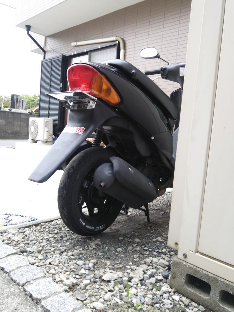 C35_ER34's tweet photo. みなさんが
ナンバー横付けについて
盛り上がってましたが

ここで俺のレッツ2を見てみましょう http://t.co/aos2BdwTEy