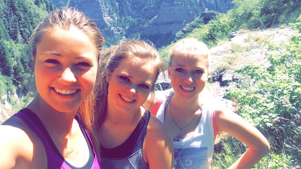 samisue_h's tweet photo. Checked mountain climbing off the summer bucket list today ✅ http://t.co/5xuhdv7Cgs