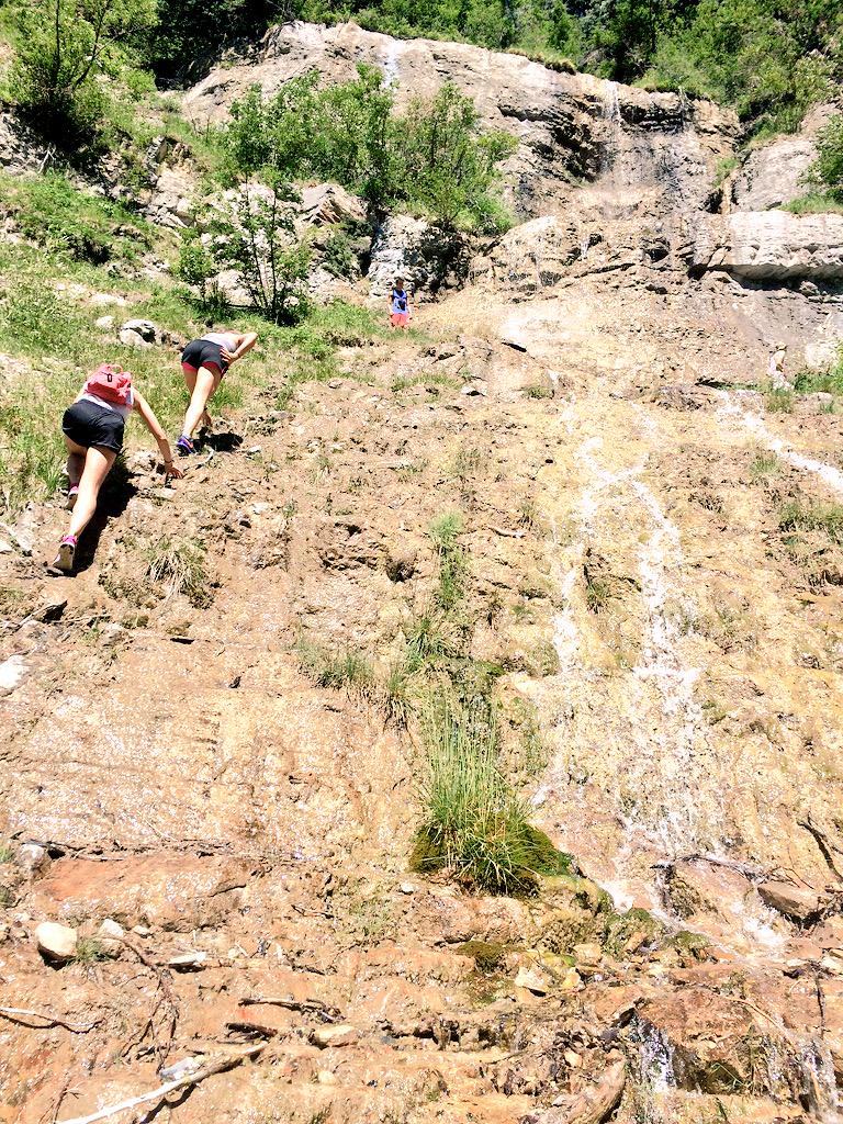 samisue_h's tweet photo. Checked mountain climbing off the summer bucket list today ✅ http://t.co/5xuhdv7Cgs