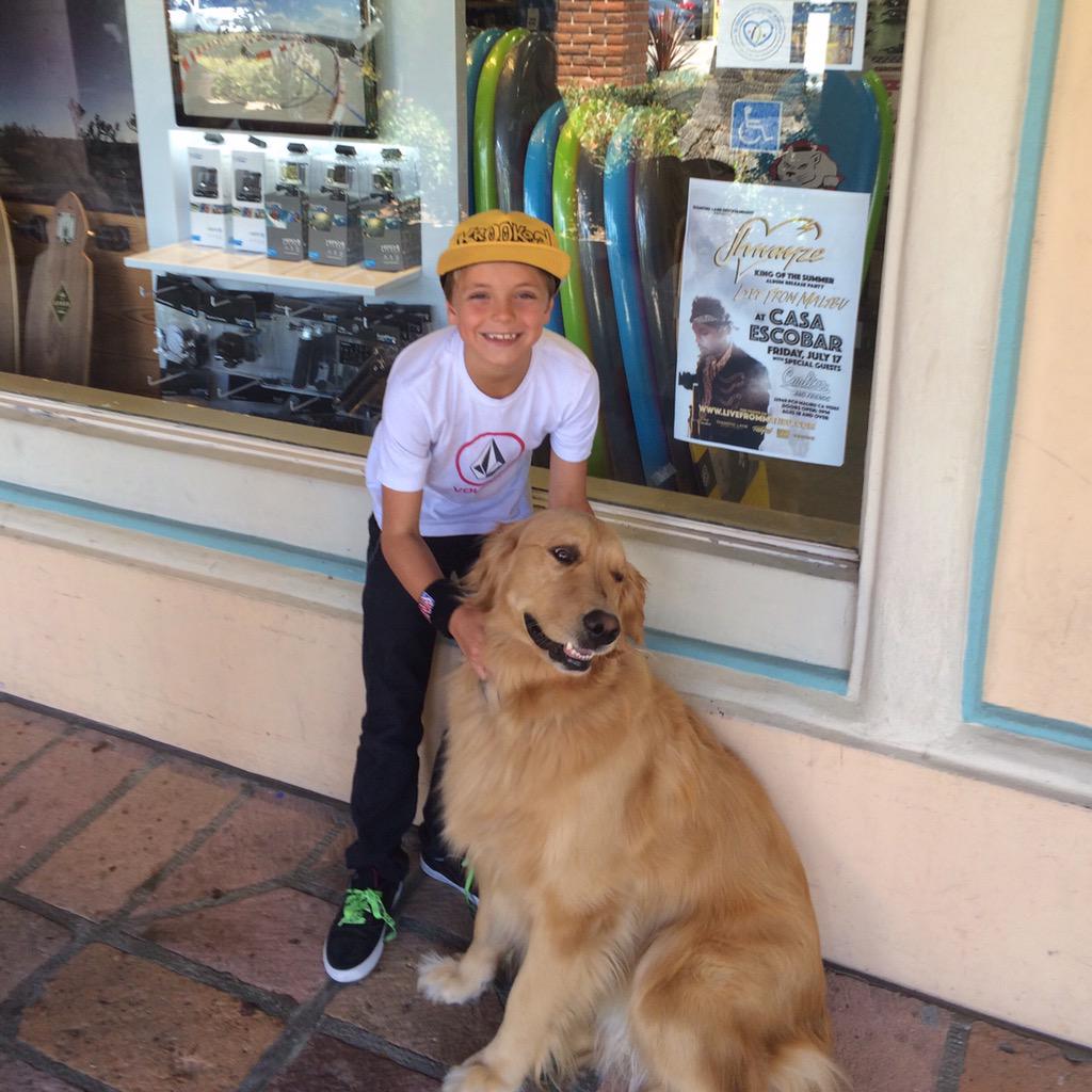 britneyspears's tweet photo. Malibu melts my heart http://t.co/jsDXAYXOHo