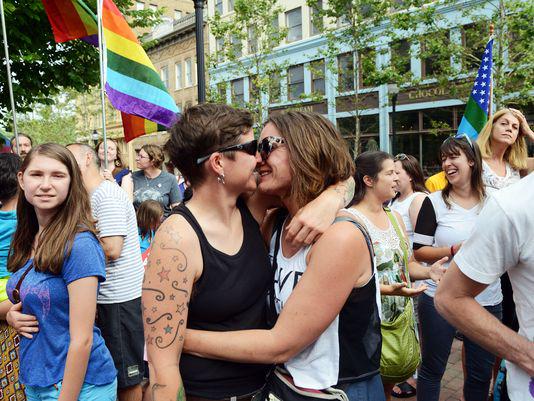 MaryCaitlinByrd's tweet image. "LGBT activists around the country are saying love wins." avlne.ws/1NkFosV #avlnews #wncnews