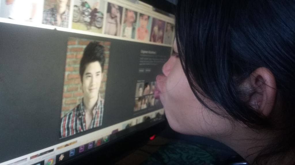 _SCENE14's tweet photo. Si teteh ini kagegeloan sama aktor thailand unyu unyu :p @RiniMuliani http://t.co/wQfihig9VT