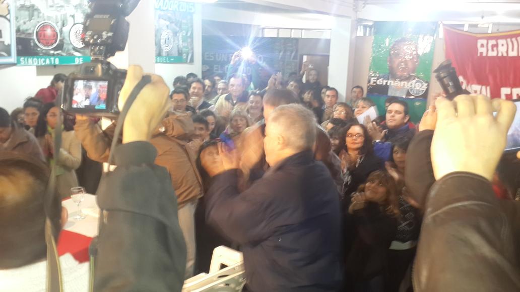 marividasneves's tweet photo. Increible convocatoria! Inauguracion del local #ChubutSomosTodos #Esquel #dasNevesGobernador #PatoFernandezIntendente http://t.co/Pg5vERYUin