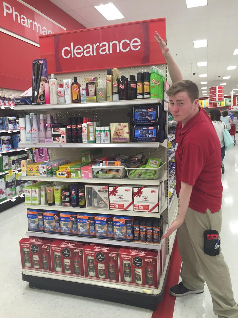 Haylie_Carlson's tweet photo. Matt is #plumpifying the CLEARANCE (blazing deals storewide) #gettingreadyfortheweekend #2101Roseville http://t.co/mxrtwZckkW