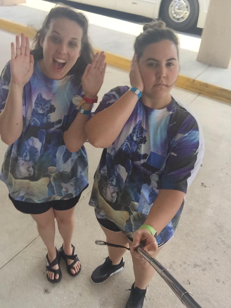 0xtnb's tweet photo. You've got to be kitten me right meow. #slorangebeach7 #kittyconcert http://t.co/Wd2qPGUIpC