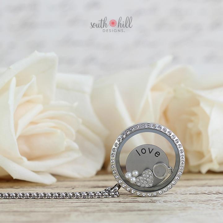 YGYiWomen's tweet photo. Give a little love this month with June's Locket of the Month! http://t.co/LD54bEzLX7