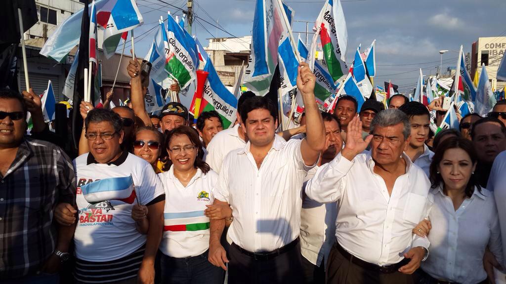 Susana_Cordova's tweet photo. #MachalaProtesta #ElOroProtesta http://t.co/m9NuoJomtK