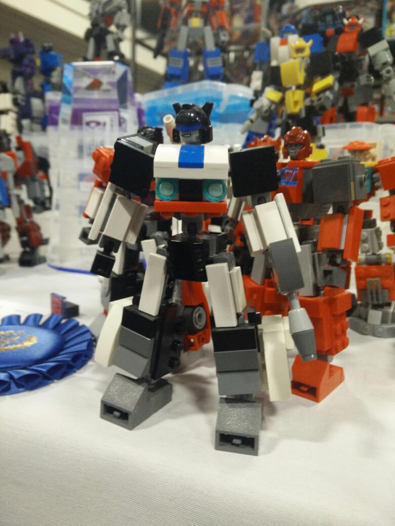 JawzD's tweet photo. I loved this from Animazed. #BotCon2015 http://t.co/6eGZh1czX9