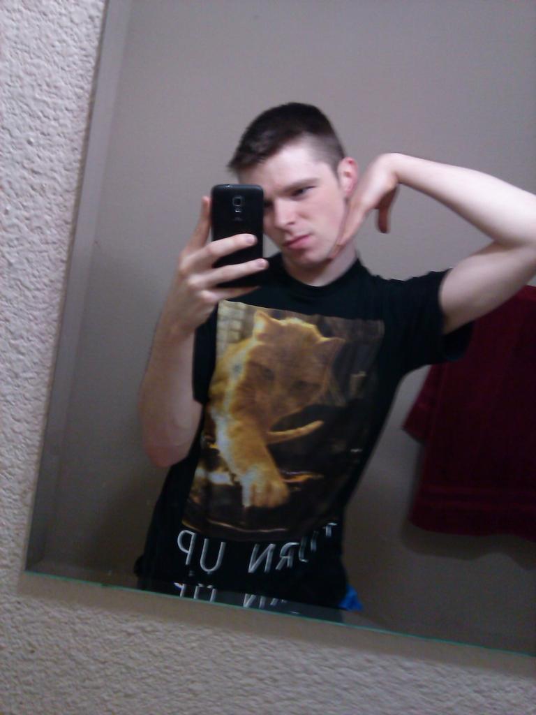 lloydykin's tweet photo. @Marylilll right boo #freshcut #freshbutt http://t.co/2S5obknWRr
