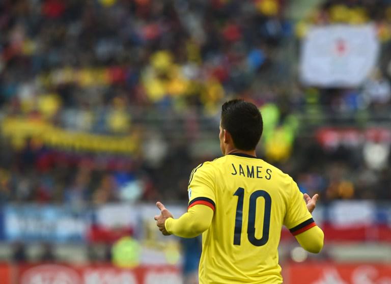 442's tweet photo. Quién festejará el pase a semifinales de la #CopaAmericaChile2015 RT #ARG FAV #COL http://t.co/9qFlQxwIj5 http://t.co/oisuneTeP0