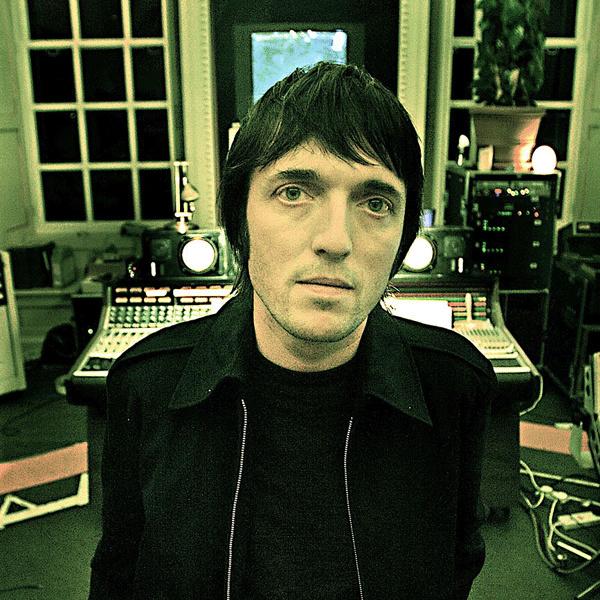 Happy 46th birthday to bassist Colin Greenwood! 