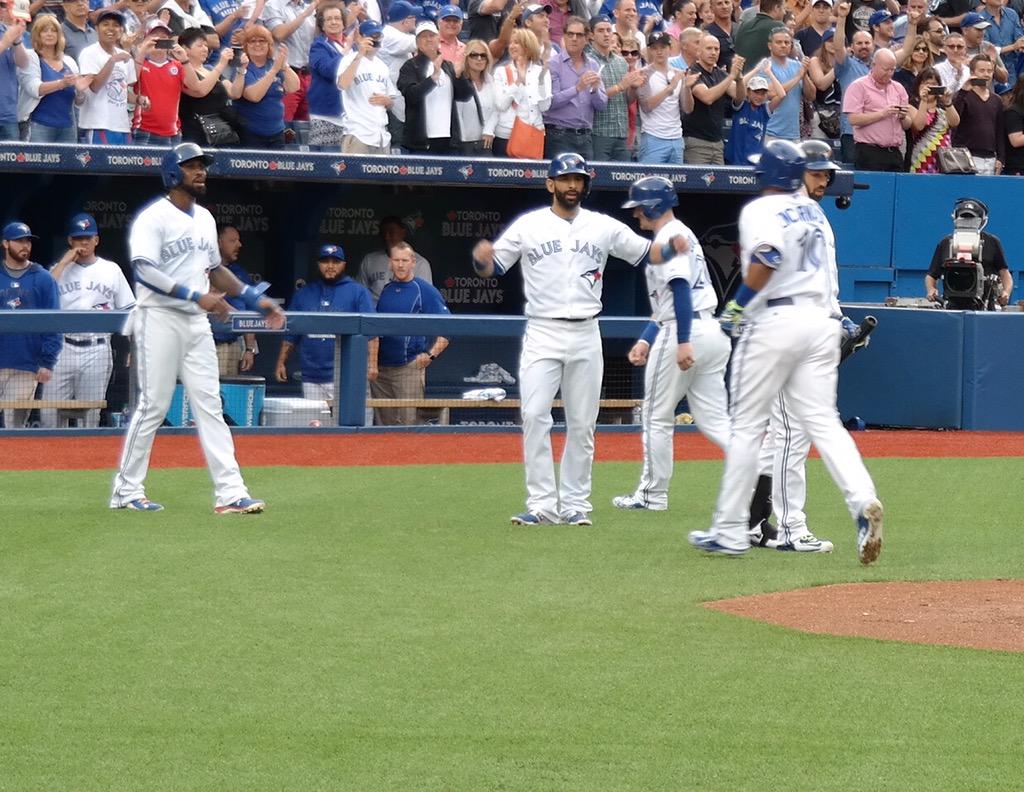 julijays's tweet photo. "@BlueJays: GRAND SLAM @Encadwin! @BlueJays take a 4-1 lead in the 1st! #VoteEdwing http://t.co/bzKAqkV5tT" 4lbs of #Chickenwings! #Edwing