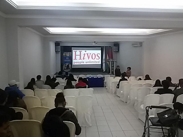 PeriodistaV's tweet photo. Arranca conversatorio desde #Tarija #PeriodistaV @jpableques @LaPublicaBO @diarioeldeber @rociorecalde17 @ferluis78 http://t.co/9dwKipxvdT