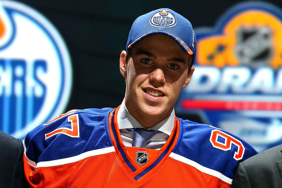EdmontonOilers's tweet photo. Orange &amp; Blue. #OilersDraft #NHLDraft http://t.co/YPMIc6QeG4