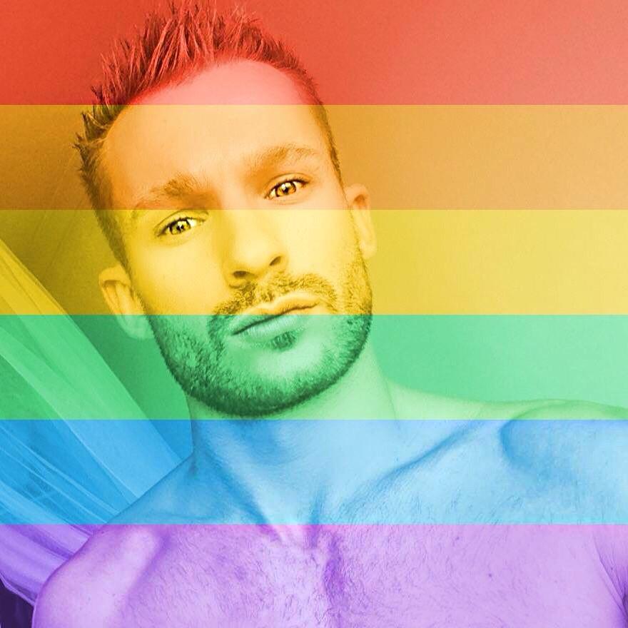 Shaneyv85's tweet photo. 🇺🇸 #lovewins 💙💚💛💜❤️ http://t.co/kQTdQeNx53