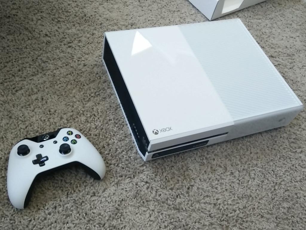 austin__rs's tweet image. On top of all the excitement today, new Xbox! #stormtrooperstyle