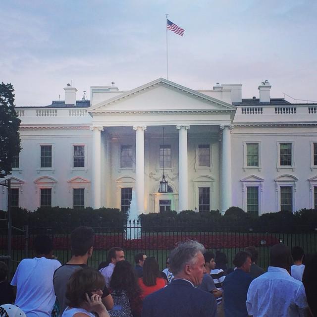 whphotos2013's tweet photo. Not dark enough to see yet but there's lights of a rainbow on the White House #whitehousep… http://t.co/xQrwWgG2N2 http://t.co/veMwLTS9Kw